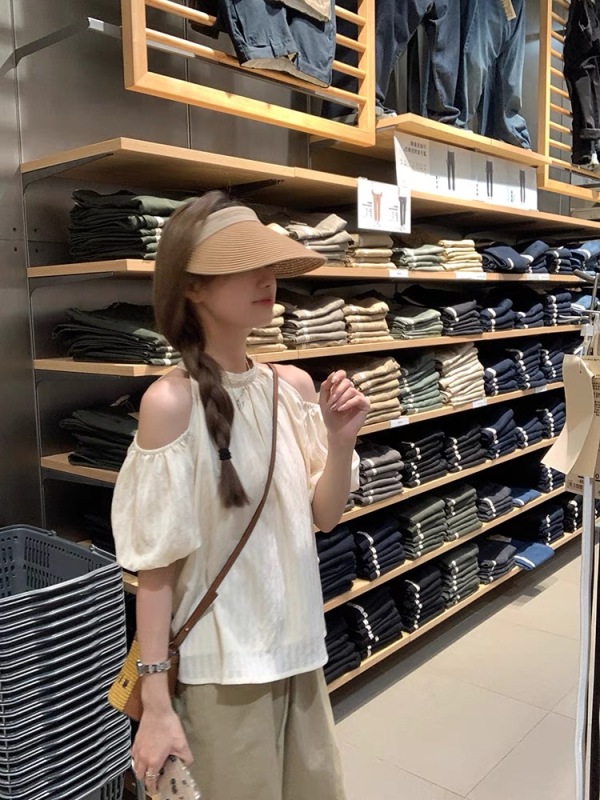 Textured jacquard striped off-shoulder strappy halterneck top for women loose slimming puff sleeves sweet and chic shirt