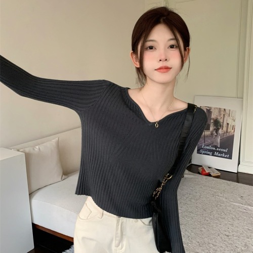 Irregular v-neck knitted bottoming shirt for women in spring and autumn new style inner slim fit short style long-sleeved top