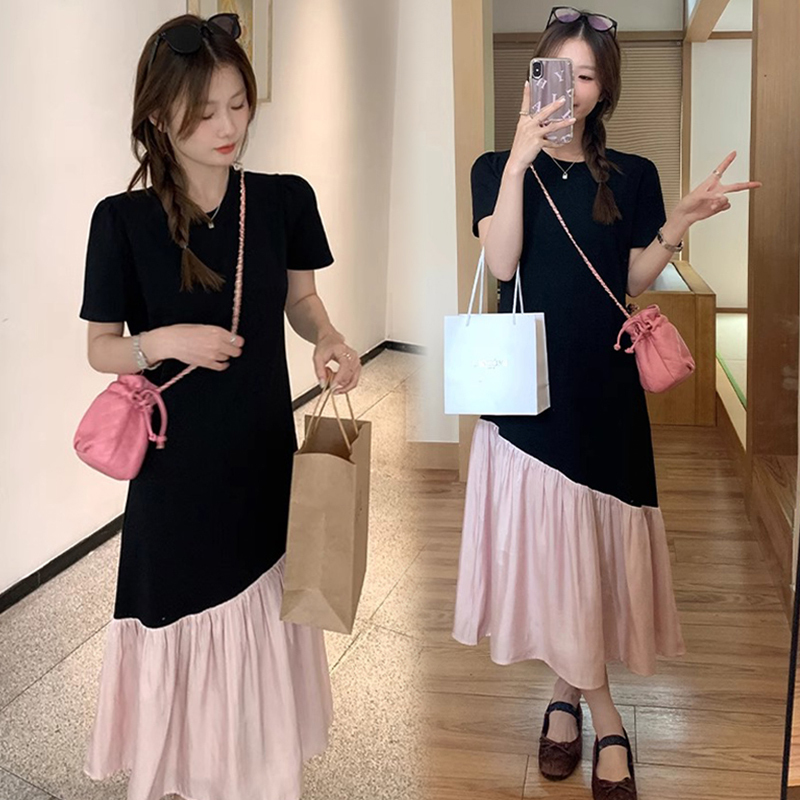 Irregular contrasting color splicing short-sleeved dress for women, loose design, slim round neck T-shirt, long skirt new style