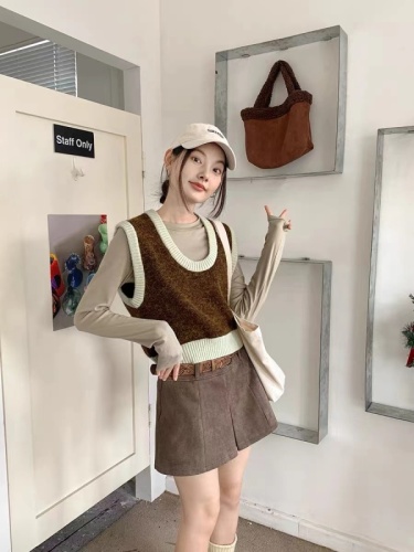 New Korean style contrasting color pullover loose knitted vest sweater design U-neck short vest waistcoat