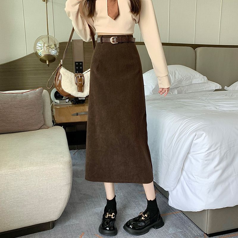 French retro Hepburn style corduroy skirt for women, new autumn and winter slimming hip-covering straight skirt, hip-covering skirt