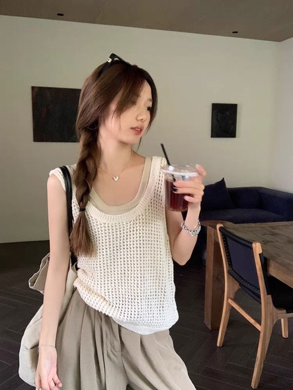 2024 New Design Hollow Short Knitted Vest Women’s Tops for Little Girls