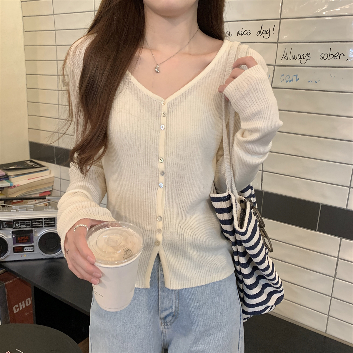 Photographed Early Autumn Korean Style V-Neck Loose Single Button 6 Wool Casual Knit Cardigan Long Sleeve Outerwear for Women