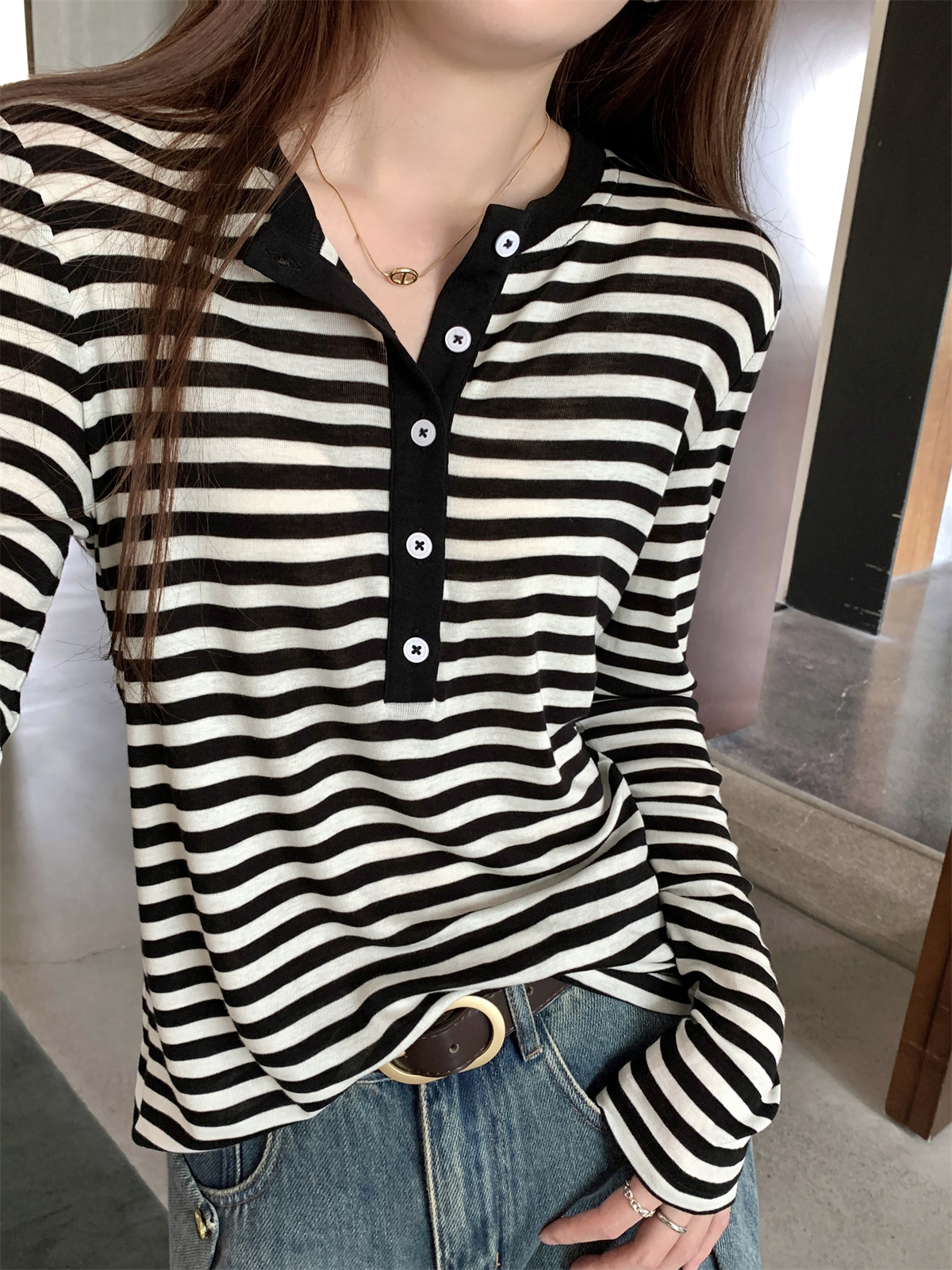 Actual shot of early autumn Korean style temperament contrast stripe button design Tencel versatile long-sleeved T-shirt top for women