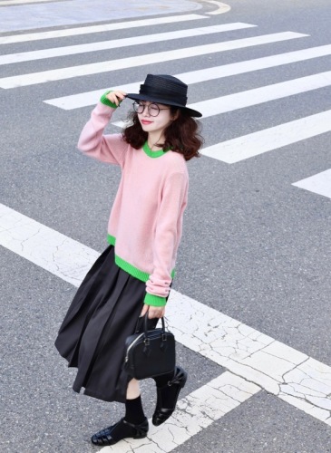 French pink inner sweater for women in autumn and winter new dopamine gentle milk fufu contrasting color bottoming sweater