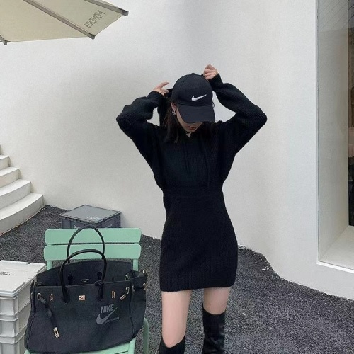 Gray knitted sweater dress for women in autumn and winter, small French style high-end waist slimming hooded sweatshirt skirt