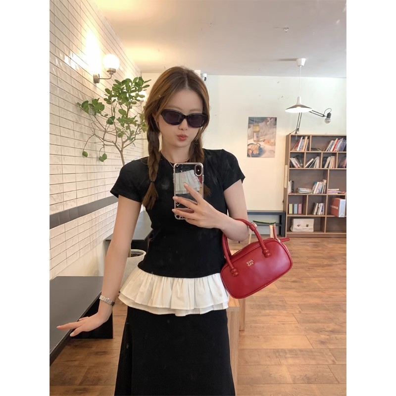 Fake two-piece spliced ​​fluffy lace round neck T-shirt for women with design sense of slimming and slimming right shoulder short-sleeved top summer