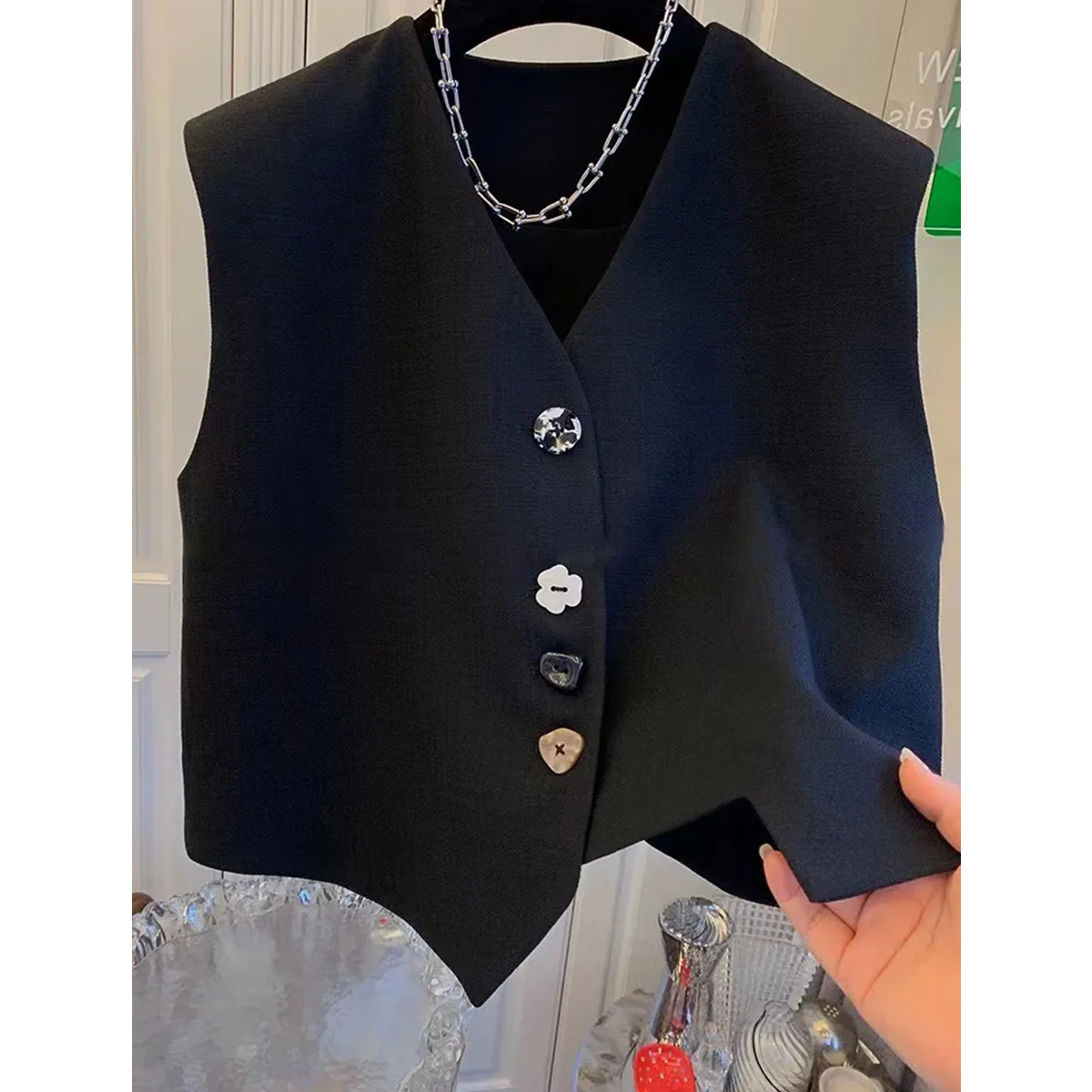 Quality Inspection Officer Picture Spring and Autumn New Women's Fashionable Button Suit Vest Vest Women's Short Loose Irregular Top