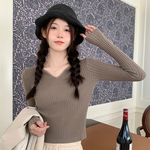 Irregular v-neck knitted bottoming shirt for women in spring and autumn new style inner slim fit short style long-sleeved top