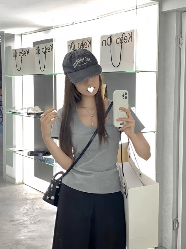 Basic solid color large U-neck short-sleeved T-shirt for women in summer, slim and versatile, right-shoulder short top for petites