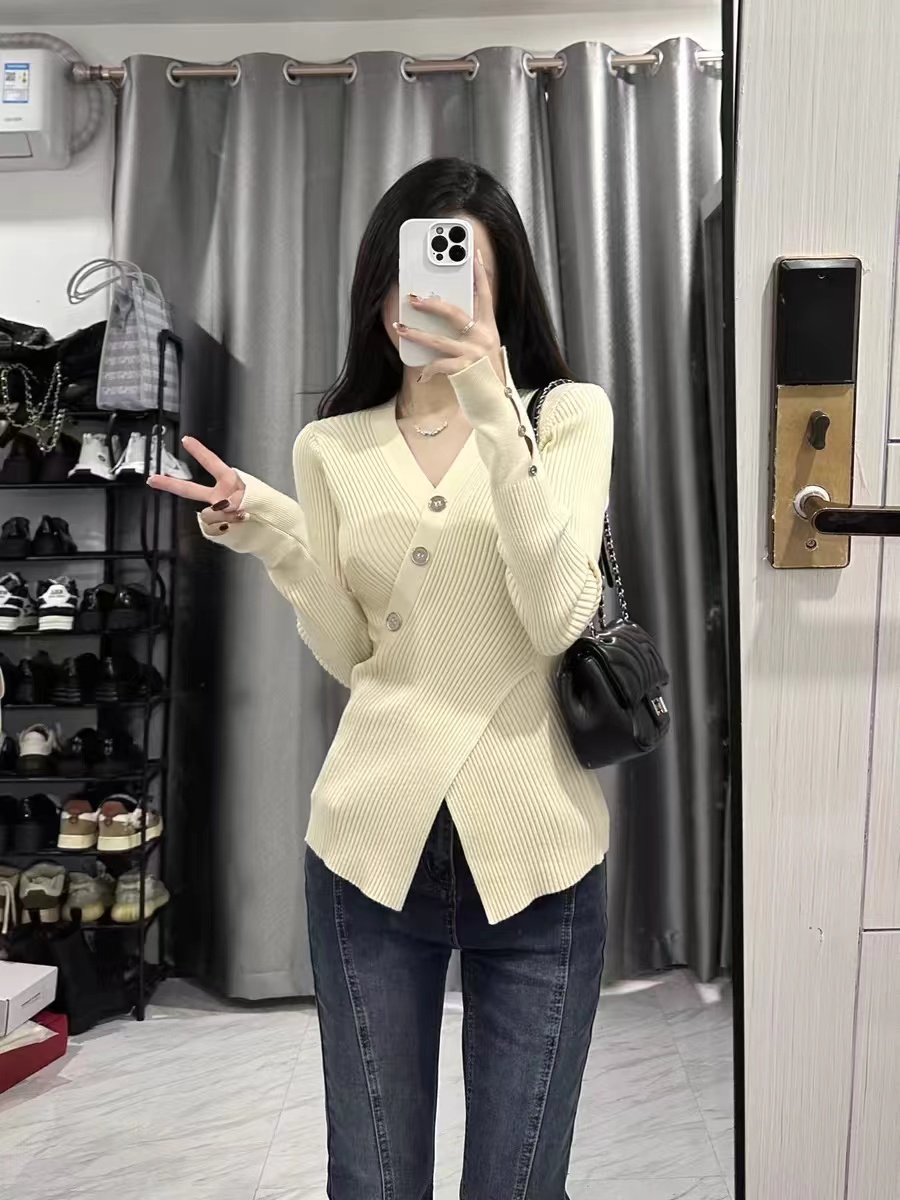 Irregular Design Sensibility Sweater Nipped-in Top Women's Autumn/Winter High-end Slimming Knitwear T-shirt