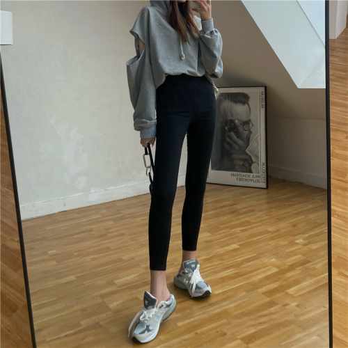 ~Magic pants small feet black nine-point new high waist slimming