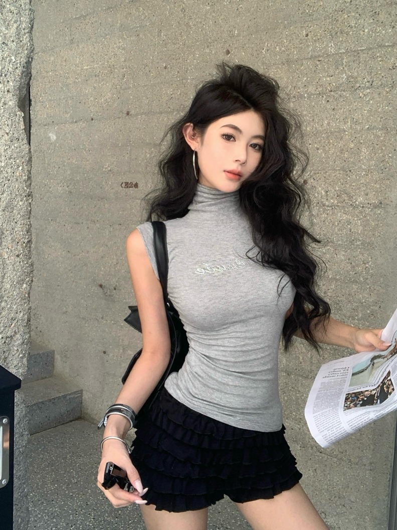 Actual shot of early autumn hot girl hot diamond letter printed high collar elastic sleeveless vest for women slimming bottoming top