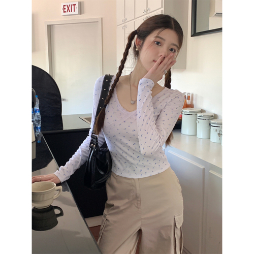 Actual shot of 2024 new early autumn versatile slim slim ribbed short v-neck lace edge long-sleeved floral T-shirt for women