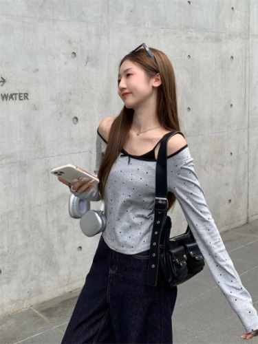 Real shot~Autumn new design fake two-piece small suspender long-sleeved off-shoulder T-shirt