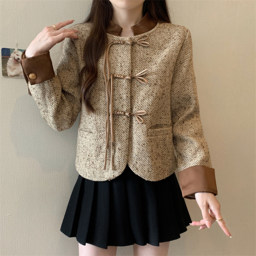 Actual shot of designed disc buckle small fragrant style contrasting color coat for women in autumn French retro temperament versatile short top