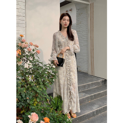 實拍 2024秋季新款法式浪漫褶皺喇叭袖雪紡裙子長袖碎花連衣裙