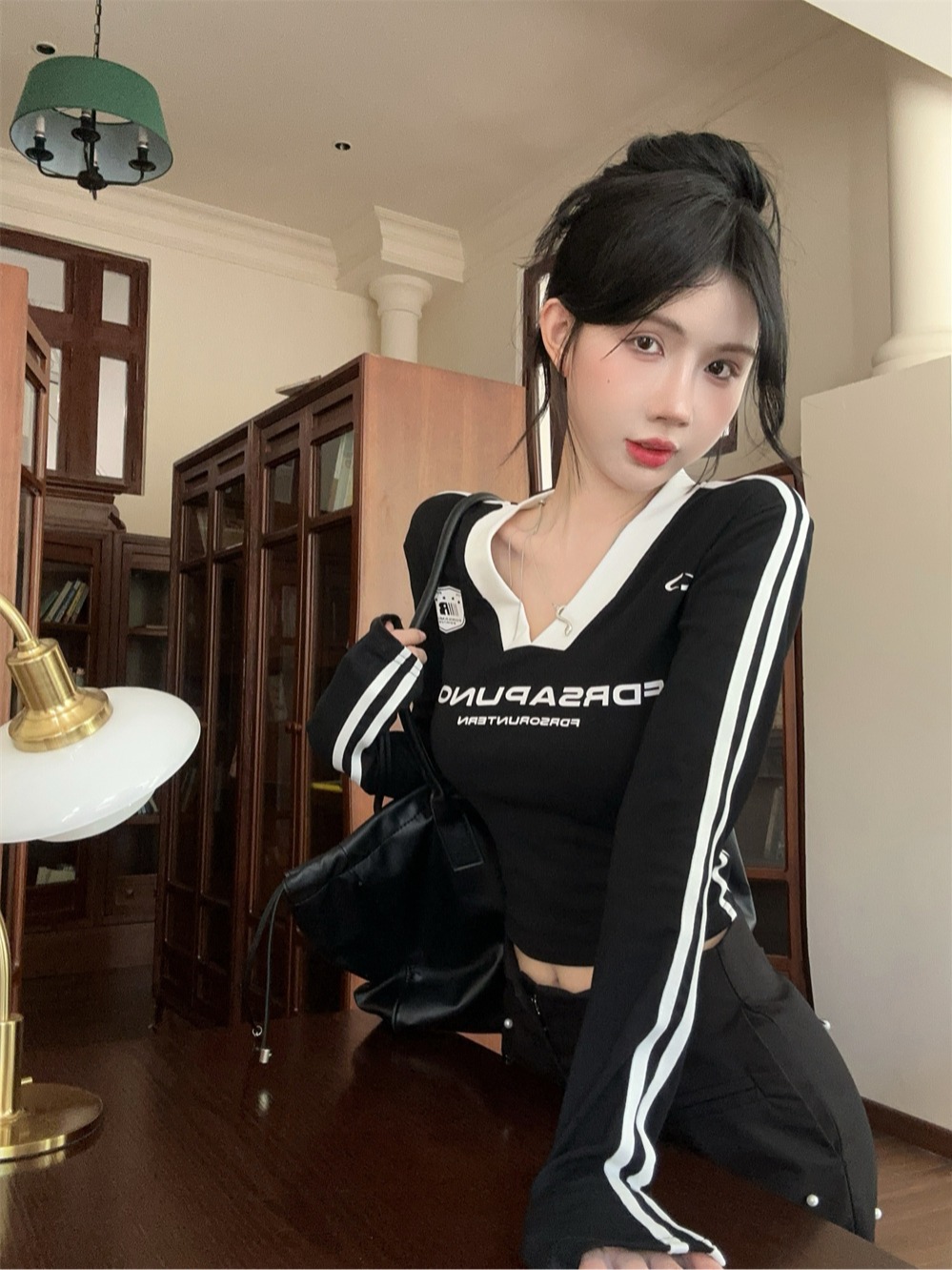 Actual shot of early autumn new long-sleeved T-shirt for women, American motorcycle style retro hot girl slimming and versatile top