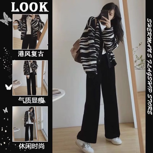 Early spring new style small style cool girl knitted sweater top wide leg pants three-piece suit