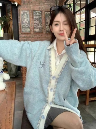 Autumn blue v-neck small fragrant knitted cardigan for women in spring and autumn lazy style loose sweater jacket outer top