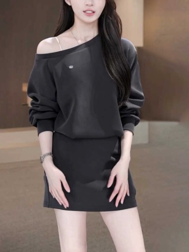 Lazy style casual sports suit skirt for women 2024 early autumn new style stunning one-shoulder sweatshirt short skirt two-piece set