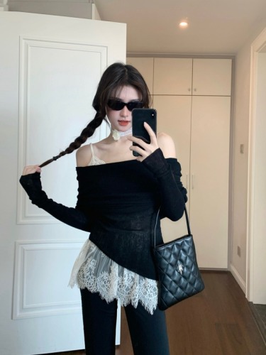 Real shot ~ Autumn and winter bottoming lace shirt with suspenders layered inside + one-shoulder irregular knitted sweater top