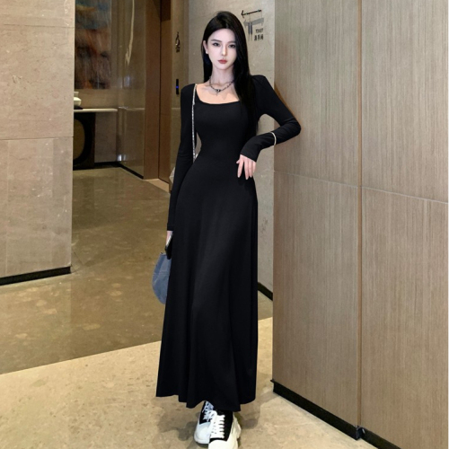 Slim-fitting long-sleeved knitted dress for women, autumn waist, slimming, high-end, gentle style, U-neck French A-line long skirt