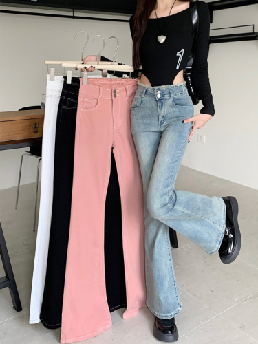 Light-colored jeans for women in autumn, raw edges, floor-length, slightly flared trousers, high-waisted, slim-fitting, wide-leg pants