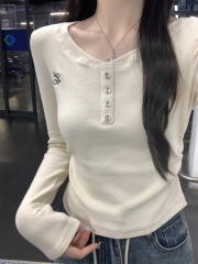 Actual shot of 2024 autumn Korean style round neck slim fit button pleated design slim long sleeve T-shirt inner top