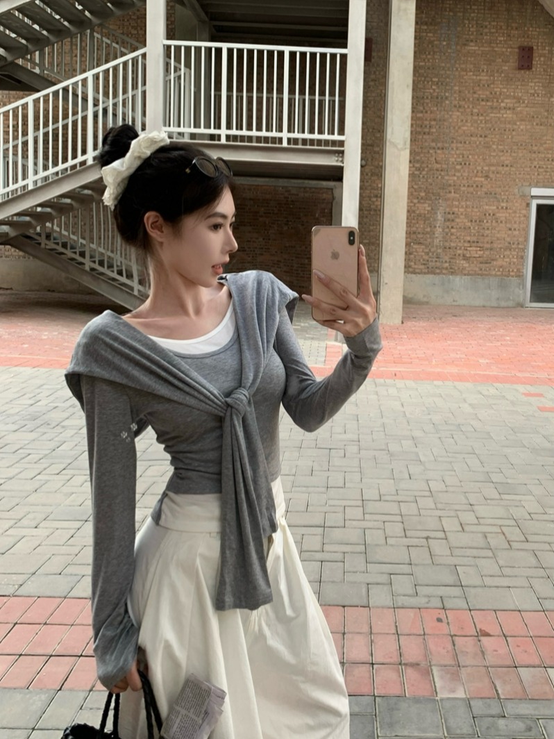 Real shot of autumn lazy and relaxed long-sleeved shawl + casual fake two-piece contrasting T-shirts layered two-piece top