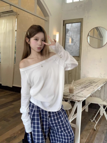 260g casually cut American retro black slanted shoulder T-shirt women's early autumn niche off-shoulder bottoming shirt loose top