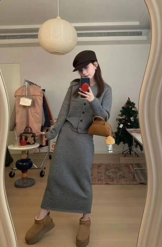 imxiang relaxed row style curled knitted cardigan + mid-length skirt women's suit