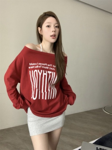 Actual shot of off-shoulder front and back printed long-sleeved T-shirt for women, reversible design, loose and scheming pullover top