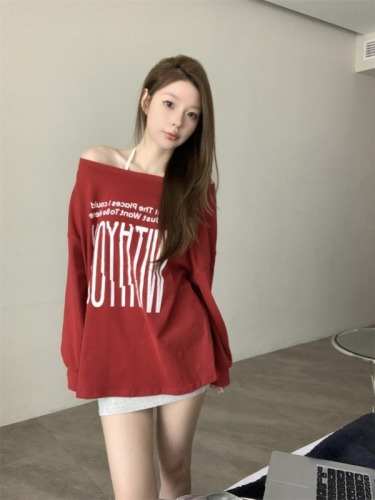 Actual shot of off-shoulder front and back printed long-sleeved T-shirt for women, reversible design, loose and scheming pullover top