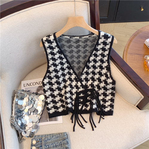 2024 Spring and Autumn New Fashionable Knitted Vest Women's Contrast Color Sleeveless Sweater Vest