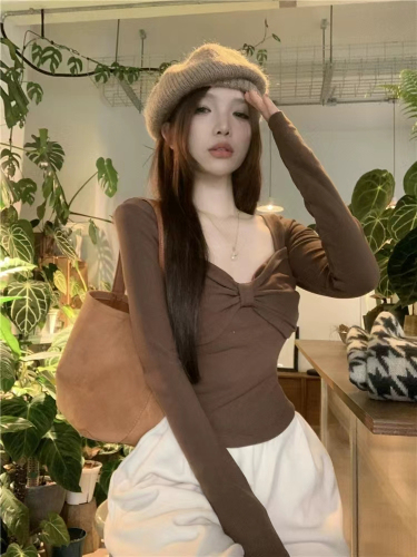 Threaded German velvet brown bow T-shirt women's winter niche slim long-sleeved bottoming shirt short top ins