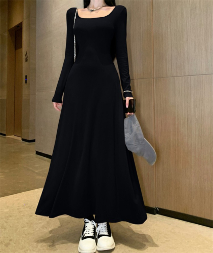 Slim-fitting long-sleeved knitted dress for women, autumn waist, slimming, high-end, gentle style, U-neck French A-line long skirt