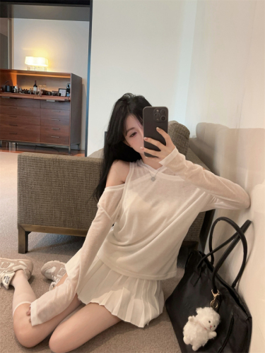 Gentle and super forest style, lazy and staggered design, see-through hollow air quality long-sleeved T-shirt, fashionable and versatile top for hot girls