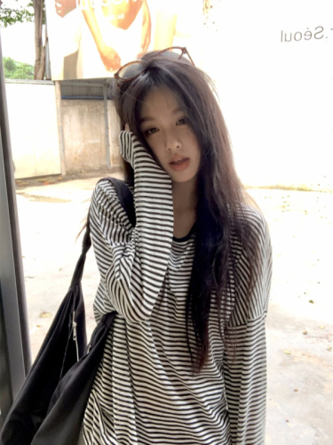 Korean striped long-sleeved T-shirt women's summer design niche loose backless lazy style sun protection top