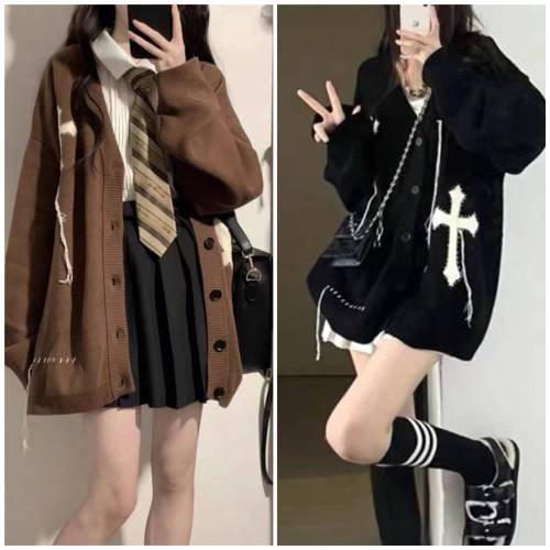 Korean retro Hong Kong style college style women's autumn and winter loose and salty or sweet street sweater