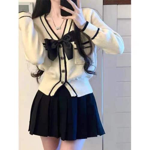 Spring new style salt-style outfit Hong Kong style light and mature socialite small fragrant style sweater skirt fashionable two-piece suit