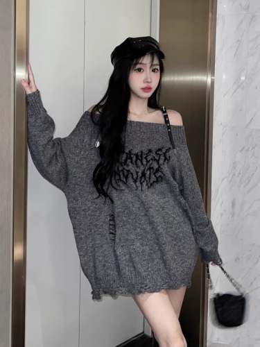 Korean-style outfit design, belt, one-shoulder hole sweater, hot girl hip-hop loose soft waxy sweater top