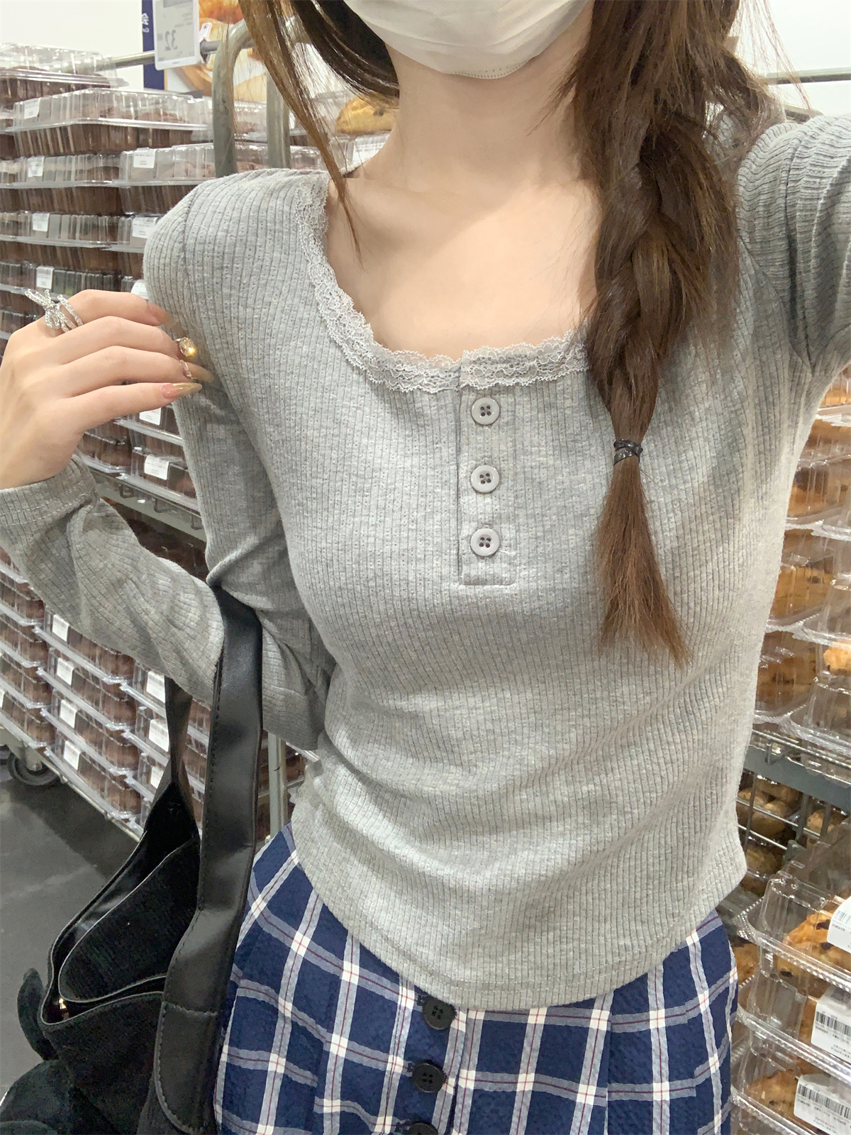 Real shot of early autumn new Korean style square collar button lace splicing design with long-sleeved T-shirt top