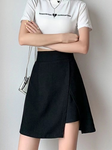 Spring and summer skirt for women with hip-hugging culottes, high-waisted, slimming, irregular slit, A-line umbrella skirt, gray short skirt for small people