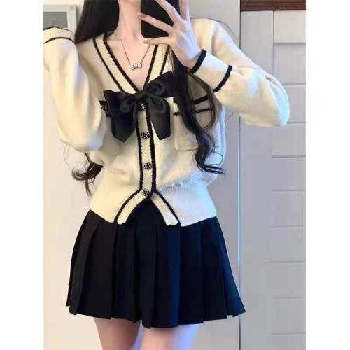 Spring new style salt-style outfit Hong Kong style light and mature socialite small fragrant style sweater skirt fashionable two-piece suit