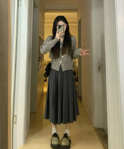 Early autumn new women's wear, ladylike temperament, college style sweater two-piece set, small fragrance suit, pleated skirt