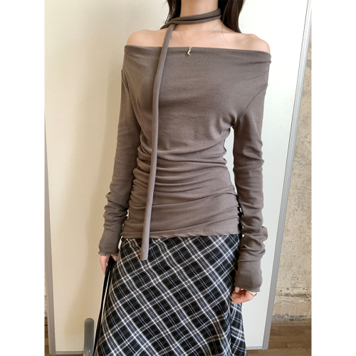 Real shot of sweet and cool girl one-shoulder long-sleeved T-shirt for women in early autumn slim-fitting bottoming shirt niche halter neck top