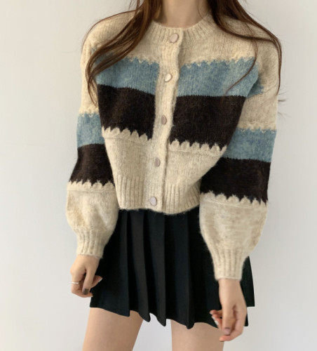 Early spring Korean chic retro contrasting color round neck single-breasted cardigan knitted sweater + pleated skirt short skirt for women