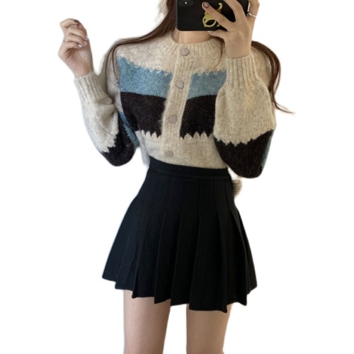 Early spring Korean chic retro contrasting color round neck single-breasted cardigan knitted sweater + pleated skirt short skirt for women