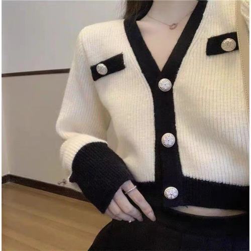 Xiaoxiangfeng top women's short jacket spring outer wear V-neck long-sleeved sweater and black skirt two-piece set